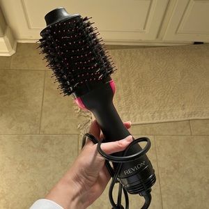 Revlon Volumizing Hair Dryer Brush